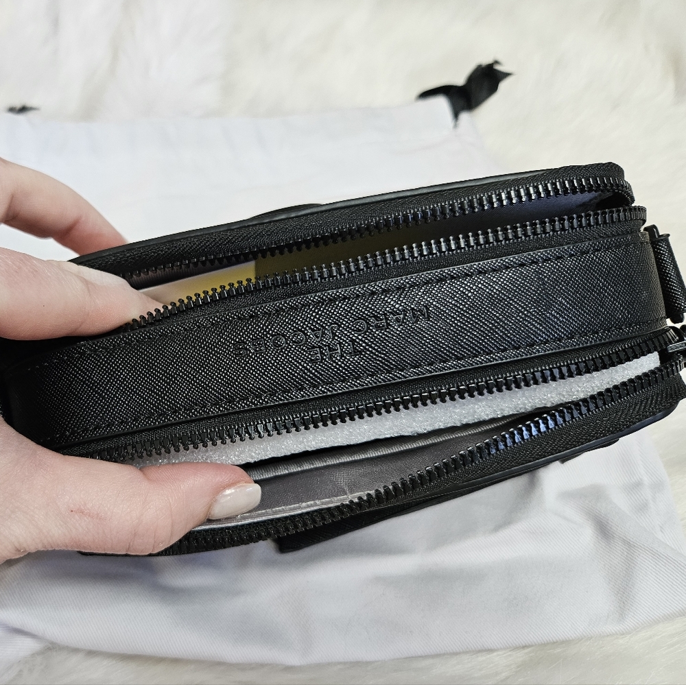 Marc Jacobs Black Snap Shot Crossbody Purse  4 spots left - Picture 3 of 9